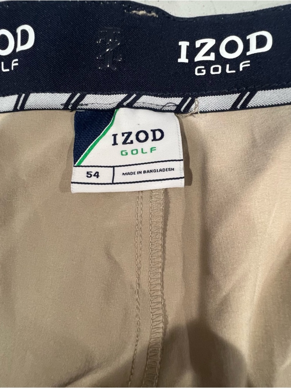IZOD Mens Golf Swing Flex Cargo Shorts Size 54 Khaki Beige Moisture Wicking - Picture 7 of 12